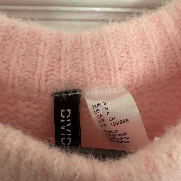 Sweater - Picture 3 of 3